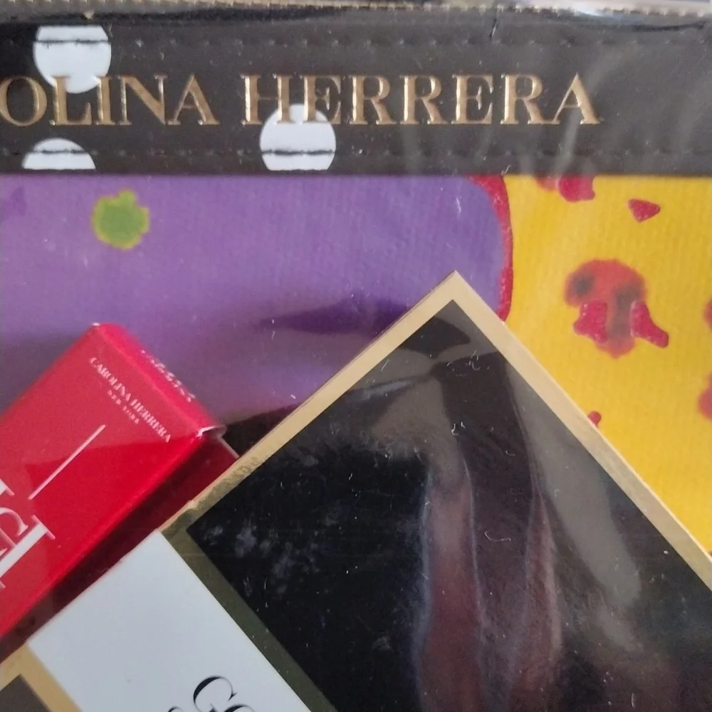 Carolina Herrera Fragrance Red Floral Makeup Bag Pouch Gifts W Samples Sealed